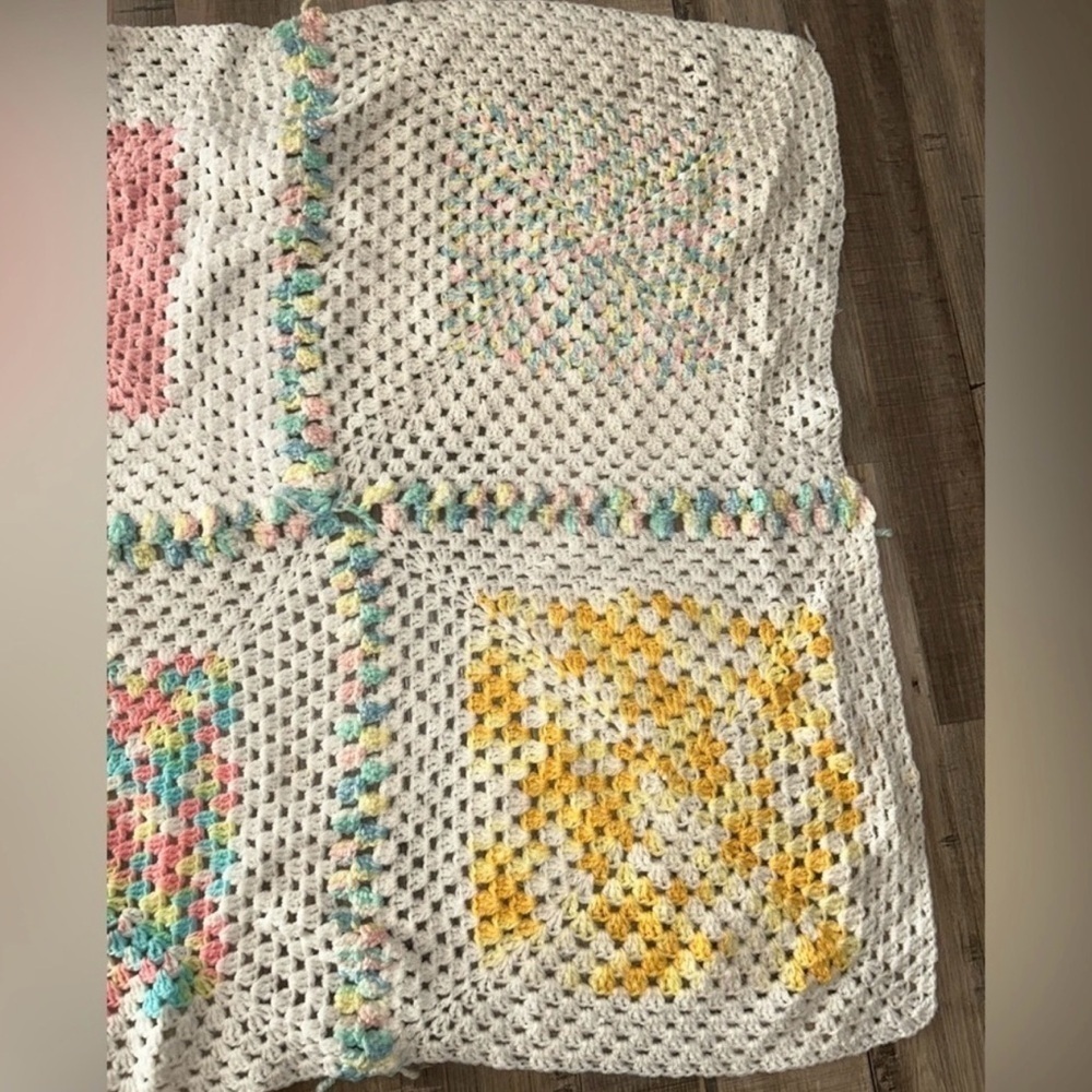 Vintage Crochet Afghan Panel Granny Square Blanket Project Upcycle Craft Project - Picture 4 of 13